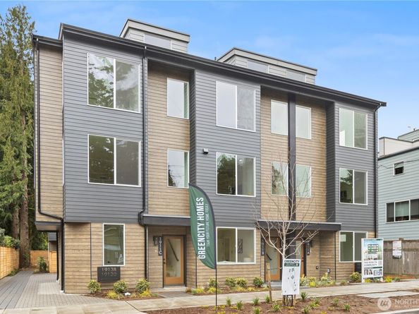 1911 A N 120th Street, Seattle WA 98133