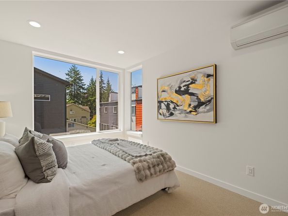 1911 A N 120th Street, Seattle WA 98133