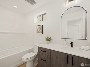 1911 A N 120th Street, Seattle WA 98133