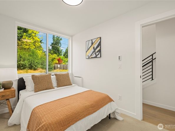 1911 A N 120th Street, Seattle WA 98133