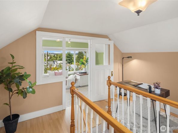 806 N 59th Street, Seattle WA 98103