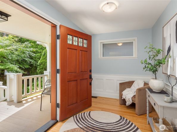 806 N 59th Street, Seattle WA 98103