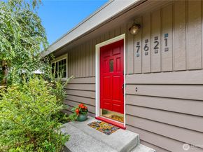 7621 NE 205th Street, Kenmore WA 98028