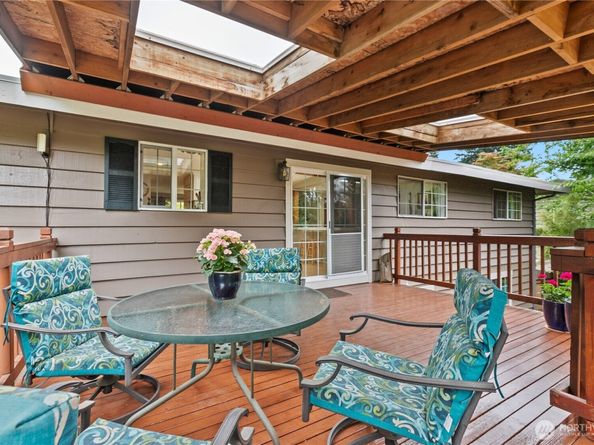 7621 NE 205th Street, Kenmore WA 98028