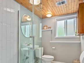 7621 NE 205th Street, Kenmore WA 98028