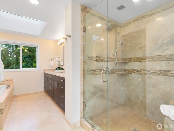 11404 NE 103rd Street, Kirkland WA 98033
