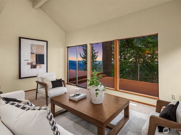 27515 SE 154th Place, Issaquah WA 98027