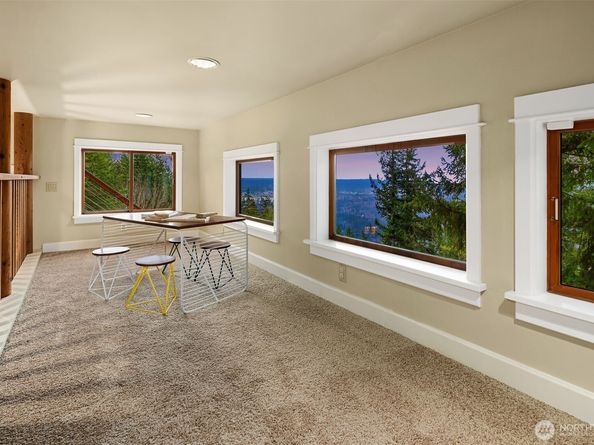 27515 SE 154th Place, Issaquah WA 98027