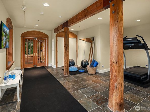 27515 SE 154th Place, Issaquah WA 98027