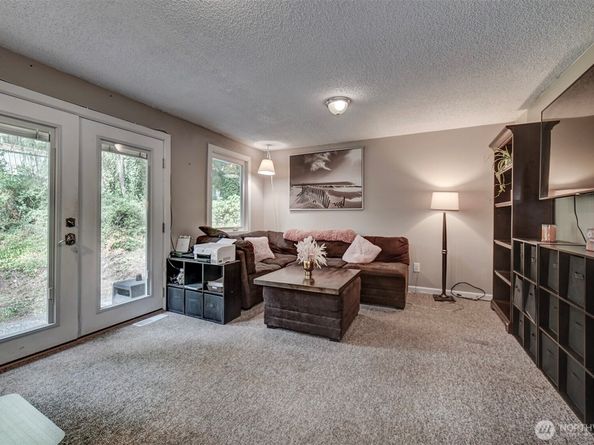 1700 NW Marmot Ct, Silverdale WA 98383