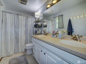 1700 NW Marmot Ct, Silverdale WA 98383