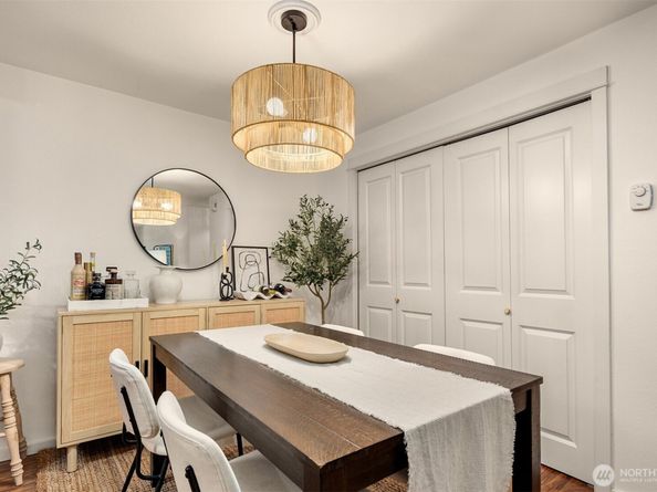 215 9th Street D102, Kirkland WA 98033