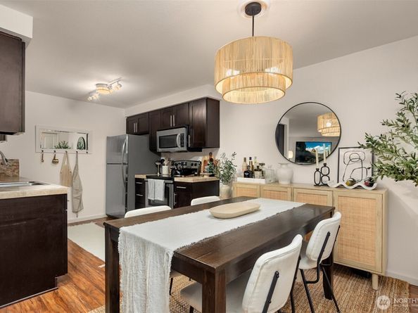 215 9th Street D102, Kirkland WA 98033