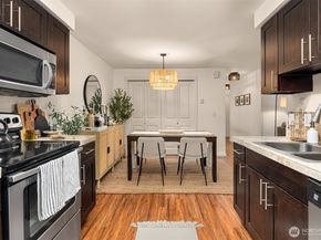 215 9th Street D102, Kirkland WA 98033