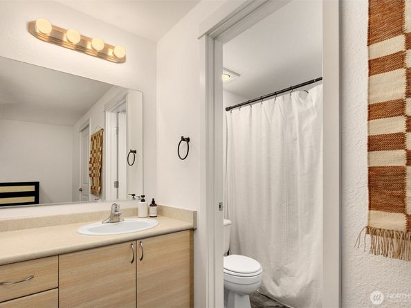 215 9th Street D102, Kirkland WA 98033