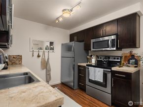 215 9th Street D102, Kirkland WA 98033