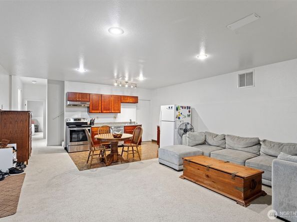 16824 266th Avenue SE, Issaquah WA 98027