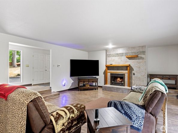 16824 266th Avenue SE, Issaquah WA 98027
