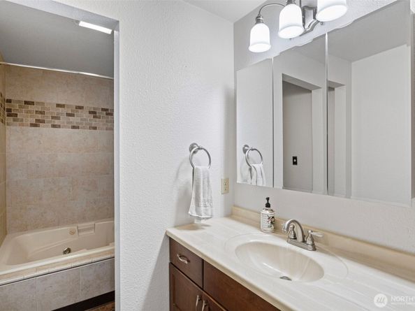 16824 266th Avenue SE, Issaquah WA 98027