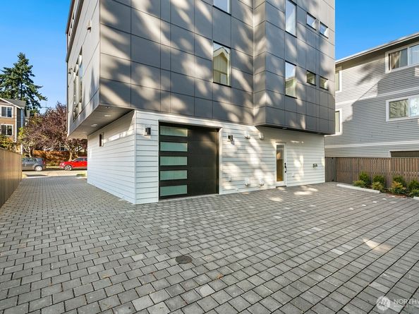 2035 NW 61st Street B, Seattle WA 98107