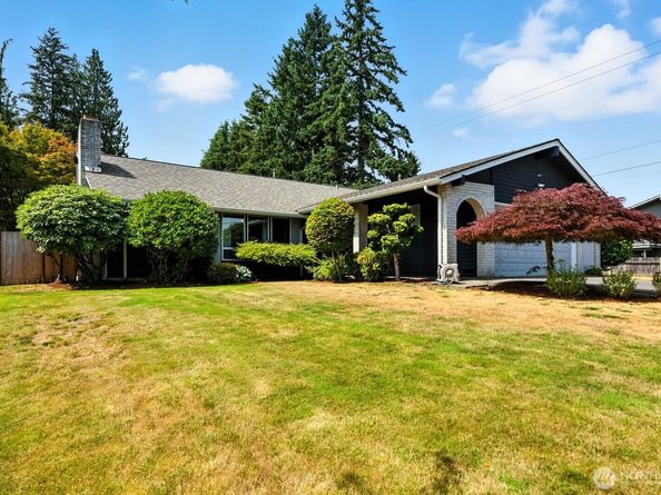 17828 Larch Way, Lynnwood WA 98037