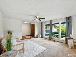 17828 Larch Way, Lynnwood WA 98037