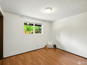 17828 Larch Way, Lynnwood WA 98037