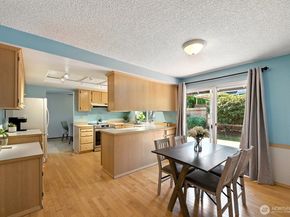 17828 Larch Way, Lynnwood WA 98037