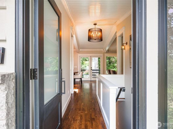 3227 103rd Place NE, Bellevue WA 98004