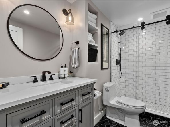 3227 103rd Place NE, Bellevue WA 98004