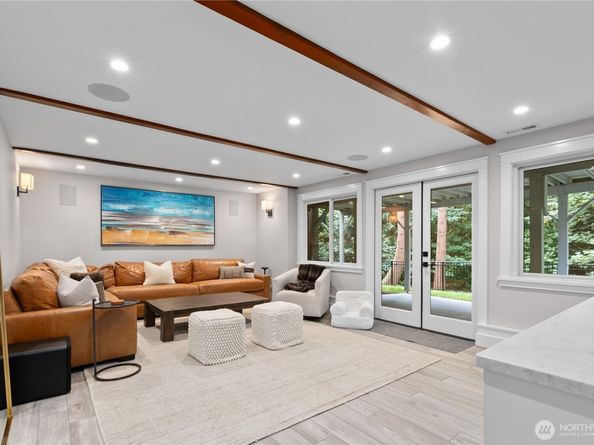 3227 103rd Place NE, Bellevue WA 98004