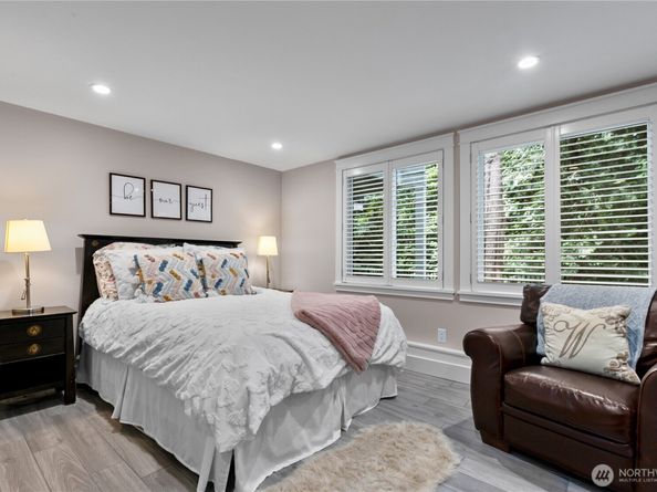 3227 103rd Place NE, Bellevue WA 98004