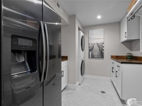 3227 103rd Place NE, Bellevue WA 98004