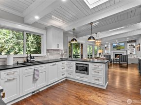 3227 103rd Place NE, Bellevue WA 98004