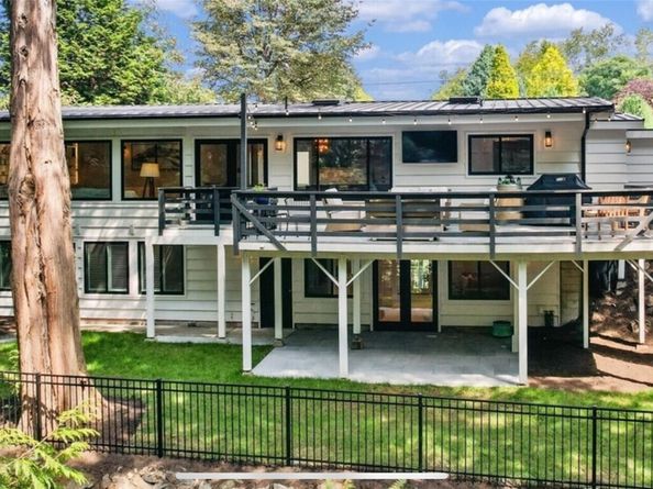 3227 103rd Place NE, Bellevue WA 98004