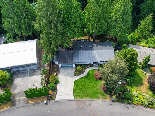 3227 103rd Place NE, Bellevue WA 98004
