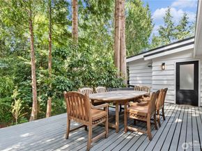 3227 103rd Place NE, Bellevue WA 98004