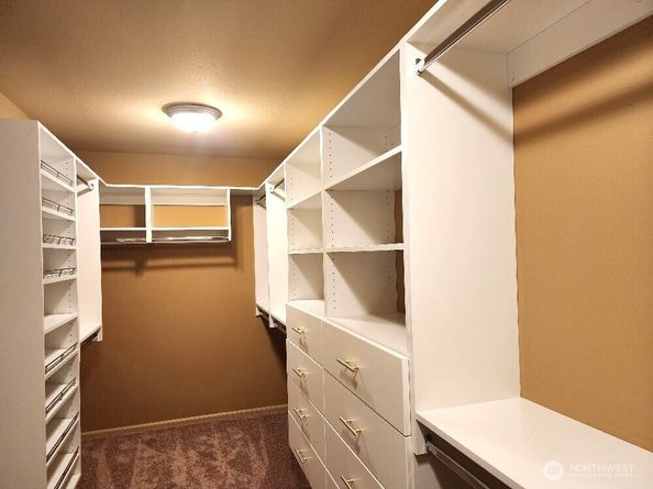 16200 Parkside Way SE, Renton WA 98058