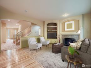 16200 Parkside Way SE, Renton WA 98058