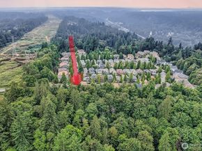 16200 Parkside Way SE, Renton WA 98058