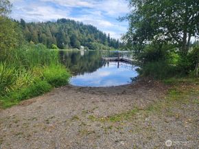 16200 Parkside Way SE, Renton WA 98058