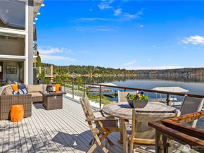 842 W Lake Sammamish Parkway SE, Bellevue WA 98008