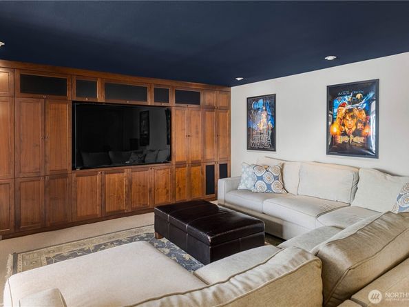 842 W Lake Sammamish Parkway SE, Bellevue WA 98008