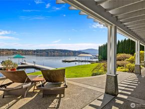 842 W Lake Sammamish Parkway SE, Bellevue WA 98008