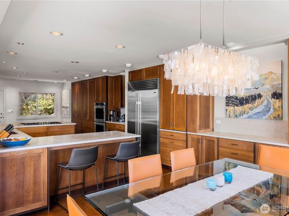 842 W Lake Sammamish Parkway SE, Bellevue WA 98008