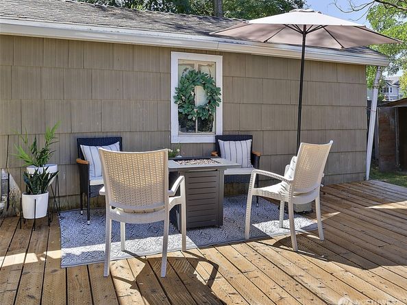 10743 14th Avenue SW, Seattle WA 98146