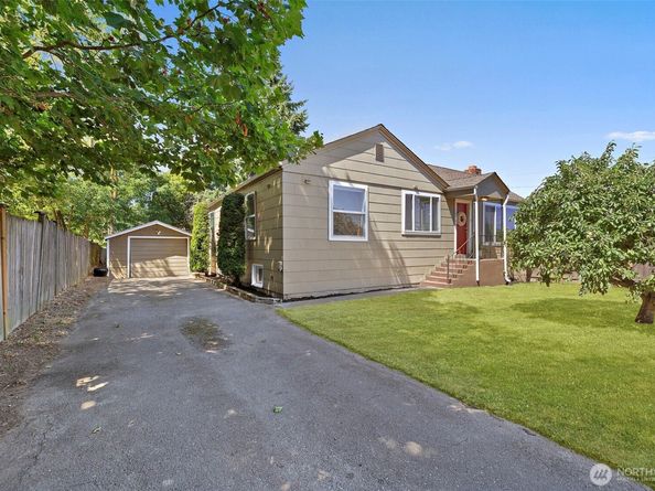 10743 14th Avenue SW, Seattle WA 98146