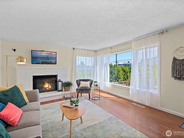 10743 14th Avenue SW, Seattle WA 98146