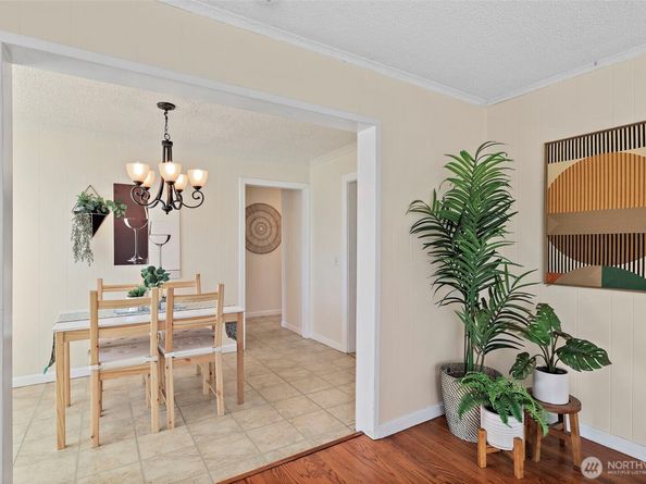 10743 14th Avenue SW, Seattle WA 98146