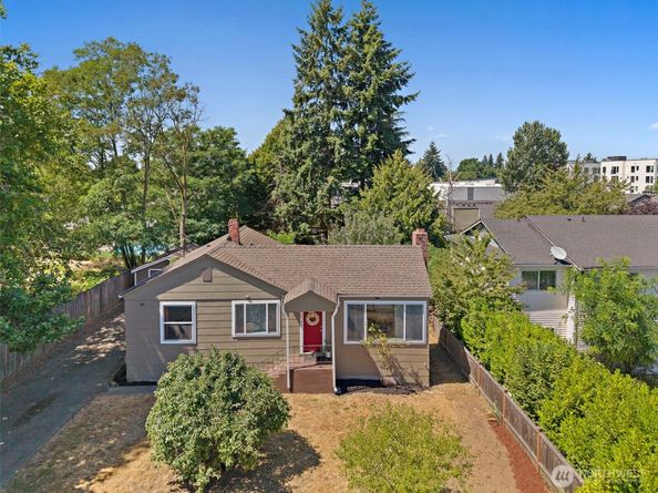 10743 14th Avenue SW, Seattle WA 98146